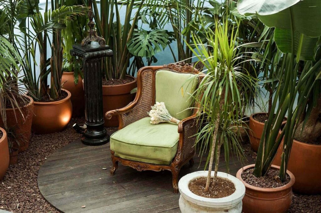 Comment créer un coin détente dans son jardin sans se ruiner